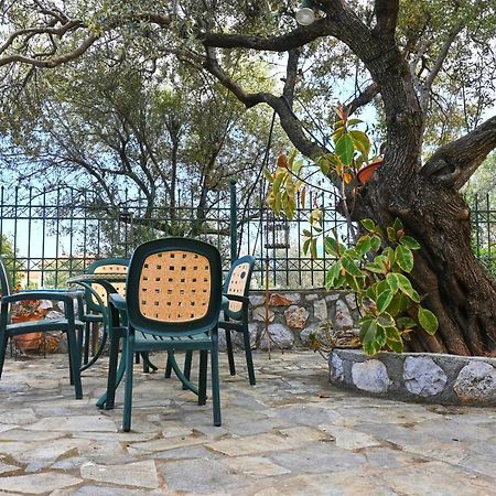 Pavlos' Cottage With Beach View Kórfos Exterior photo