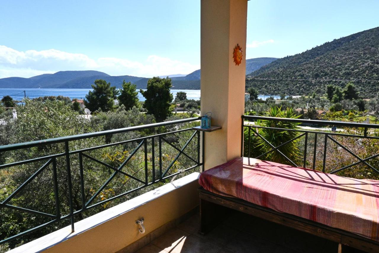 Pavlos' Cottage With Beach View Kórfos Exterior photo